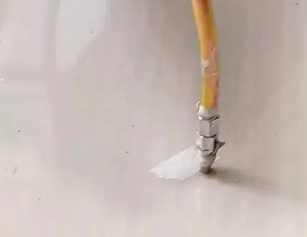 北京瓷砖空鼓维修公司专业解答在瓷砖铺贴过程中，如果使用的砂料过粗（如全部使用了粗砂），可能会导致以下问题